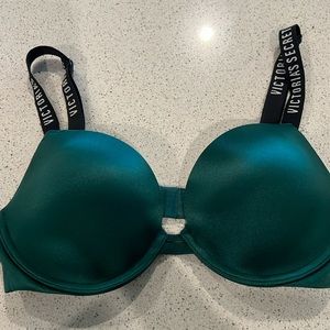 32C Green very sexy push up bra by Victoria secret 💚